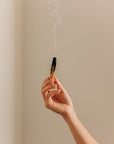 Palo Santo Stick Palo Santo Holz rauchend