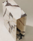 More than a canldeholder / Kerzenhalter Nook auch als Vase oder Bookstand aus Calacatta Viola Marmor