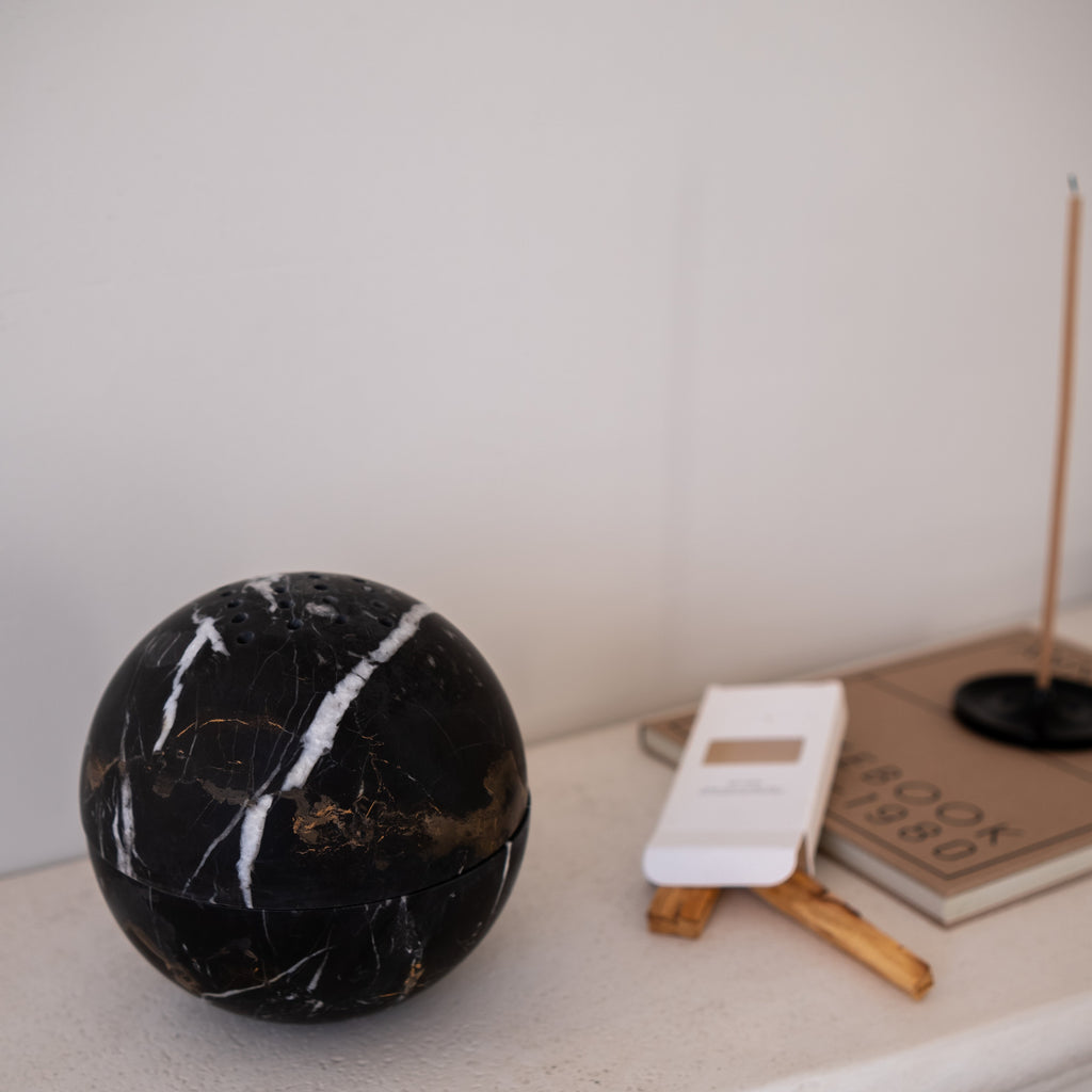 Globe incense sphere in black Portoro marble
