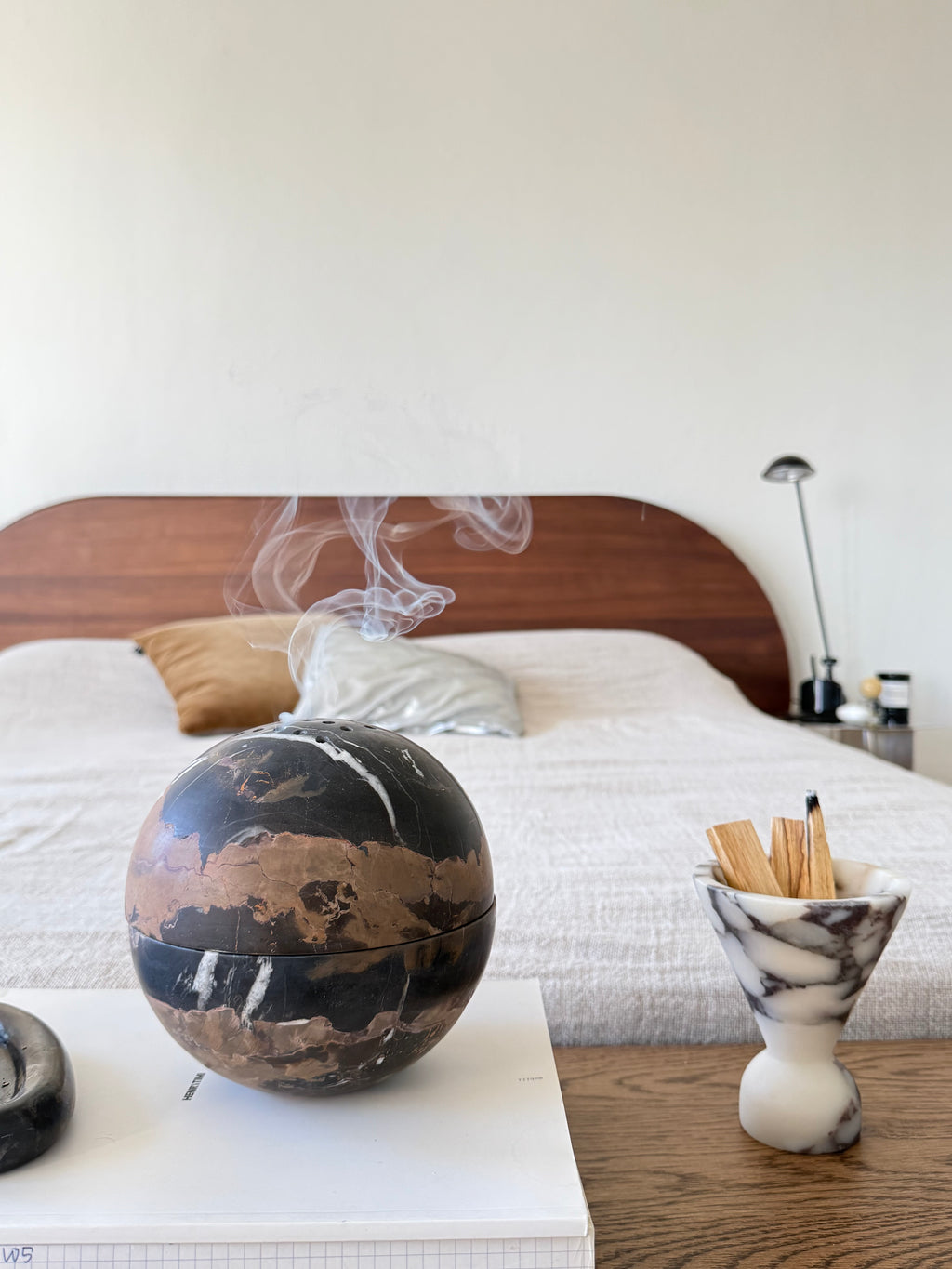 Globe Black